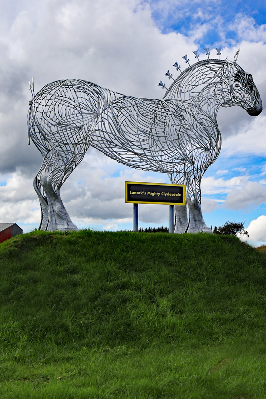 Clydesdale horse sculpture, Lanark